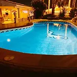 Apartament Yanina Luxe Ga Heated Private Pool