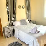 Apartament Yanina Luxe Ga Heated Private Pool
