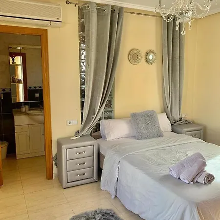 شقة Yanina Luxe Ga Heated Private Pool Puerto Marino
